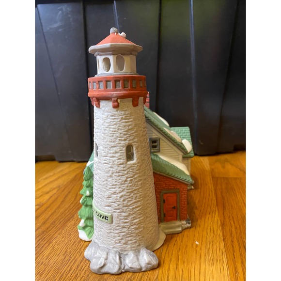 Department 56 Heritage Village Collection Craggy Cove Lighthouse WORKS - Picture 5 of 8